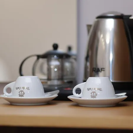 ホテル Comfort Rezidence In ティラナ