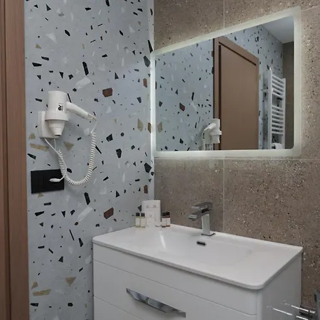 Hotel Comfort Rezidence In Tirana