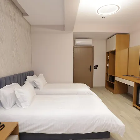 Ξενοδοχείο Comfort Rezidence In 4*